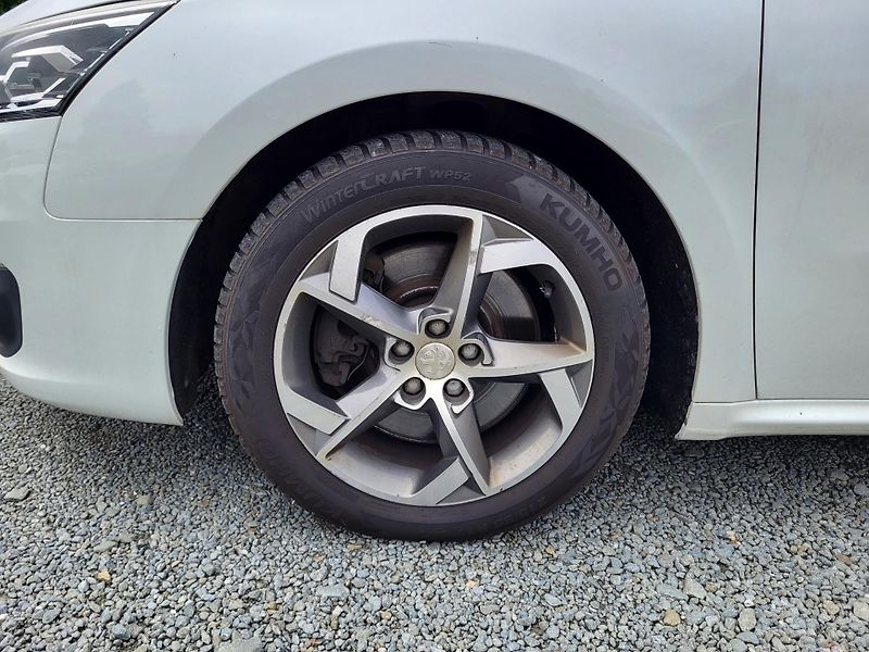 Peugeot 508 2.0 BlueHDi 180k EAT6 ALLURE - fotka 35 z 48