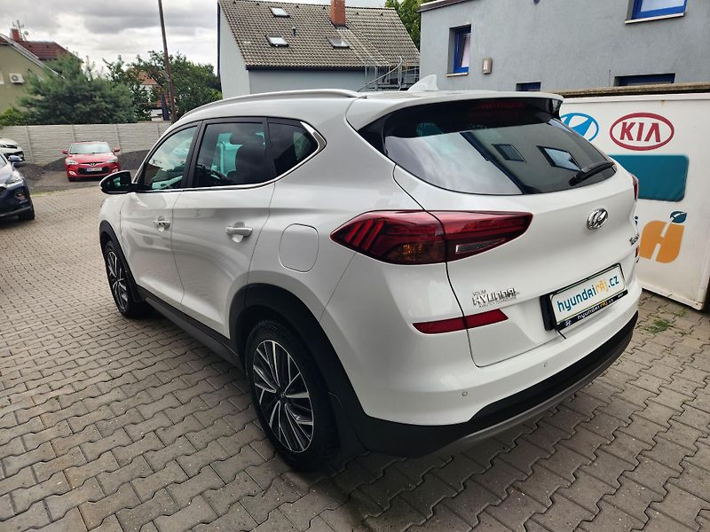 Hyundai Tucson 1.6-4x4-NAVI-KAMERA - fotka 20 z 20