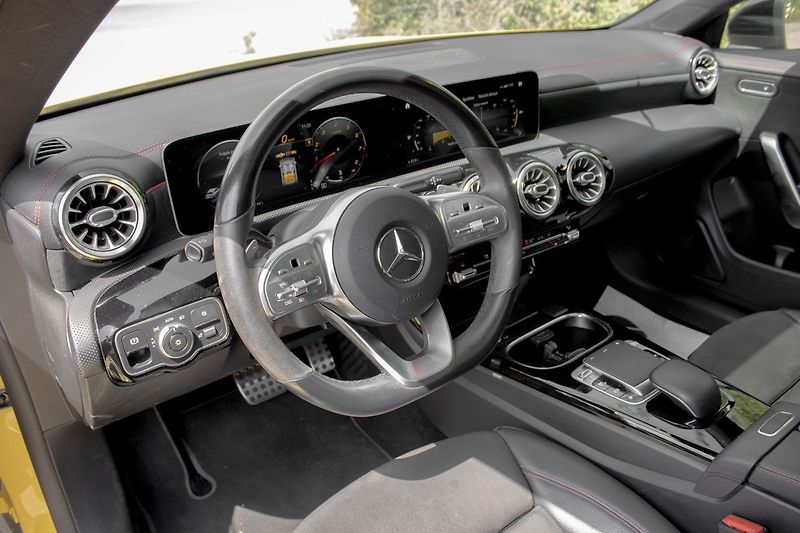 Mercedes-Benz Třídy A - fotka 11 z 25