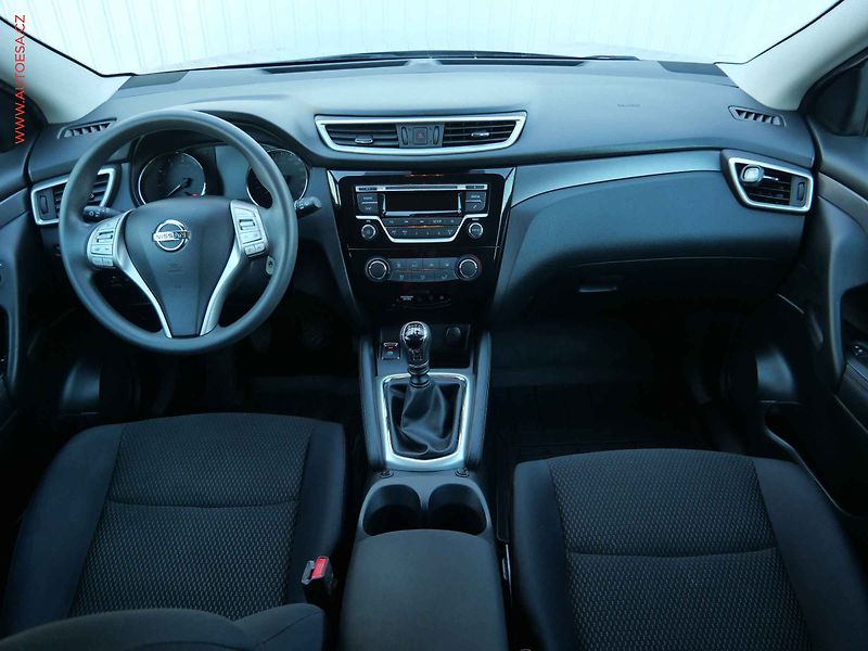 Nissan Qashqai (2016) 1.2 DiG-T, ČR, Visia, TZ - fotka 8 z 19