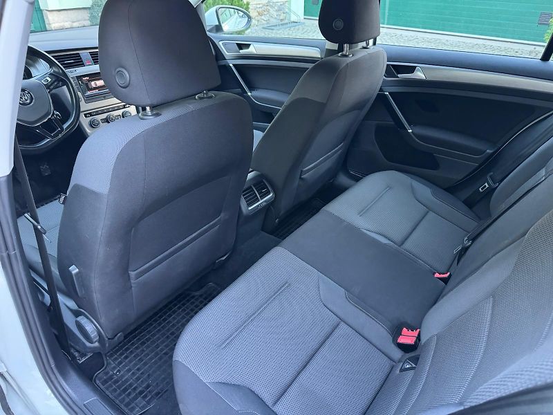 Volkswagen Golf (2016) VW Golf Variant VII 1.6 TDI - fotka 13 z 16