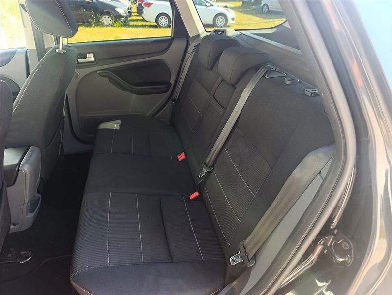 Ford Focus 1,6 TDCi Aut.klimatizace , Alu - fotka 20 z 32