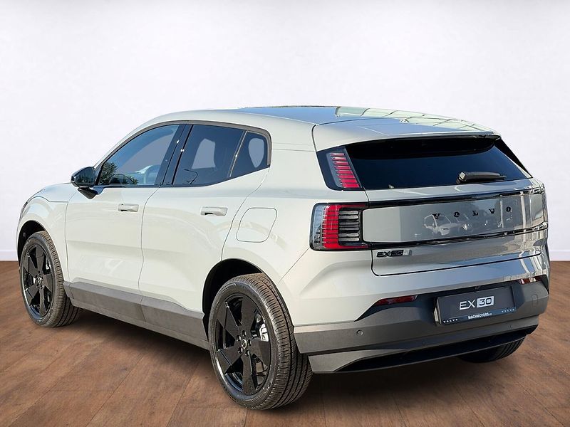 Volvo EX30 (2026) PLUS, BLACK EDITION P5, FULL L - fotka 3 z 21