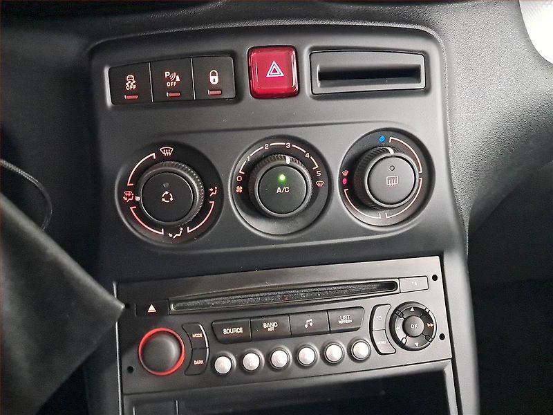 Citroën C3 Picasso (2016) 1.4 i, Serv.kniha, Tempomat - fotka 15 z 18