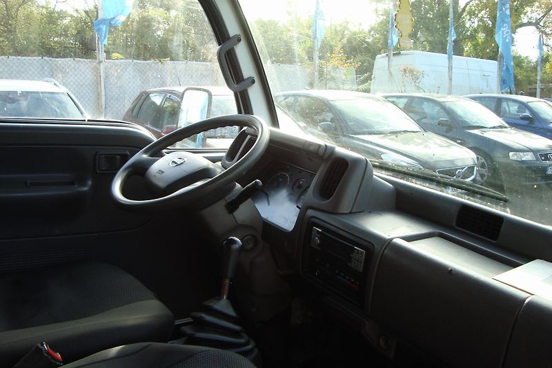 Nissan Cabstar (2003) 3.0TDi,88Kw,6-míst,STK+ME 9/28 - fotka 36 z 53