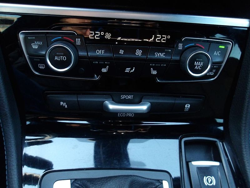 BMW Řada 2 220i AUT.! 7MÍST Gran Tourer - fotka 19 z 32