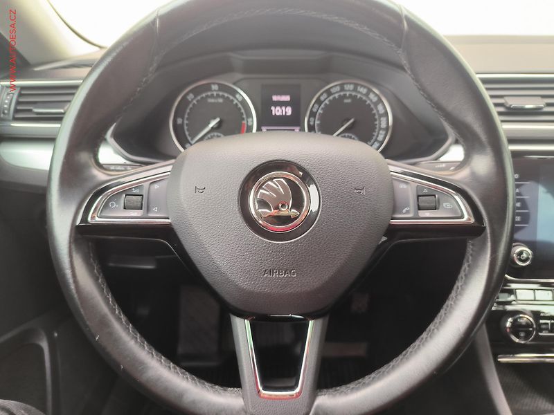 Škoda Superb (2017) 2.0 TDi, ČR, Ambition, DSG - fotka 18 z 24
