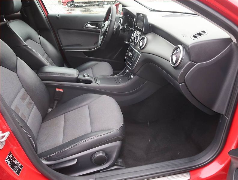 Mercedes-Benz GLA (2015) Progressive 180 CDI - fotka 9 z 18