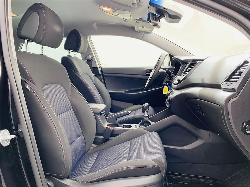 Hyundai Tucson 1,6 T-GDi 130kW 4x4 - fotka 8 z 24