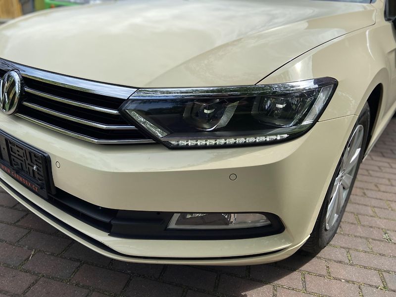 Volkswagen Passat (2017) 2.0Tdi 110kw DSG - fotka 12 z 38