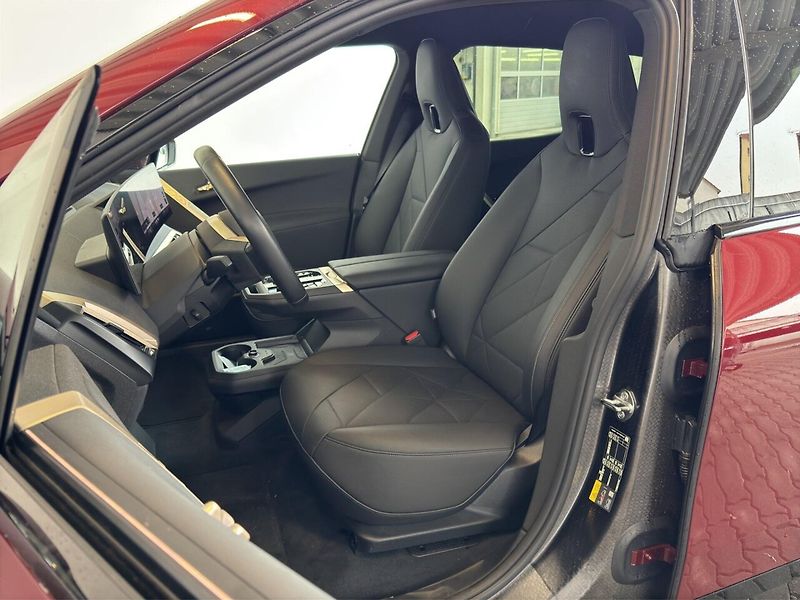 BMW iX xDrive40 Sport Laser 360 ACC T - fotka 6 z 11