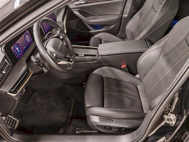 Škoda Superb (2025) 2.0 TSI 195 kW DSG 4x4 Sportli - fotka 25 z 35