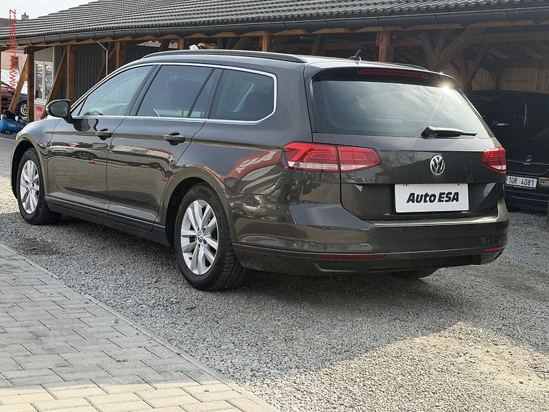 Volkswagen Passat (2018) 2.0TDi, DSG, navi, TZ - fotka 4 z 22