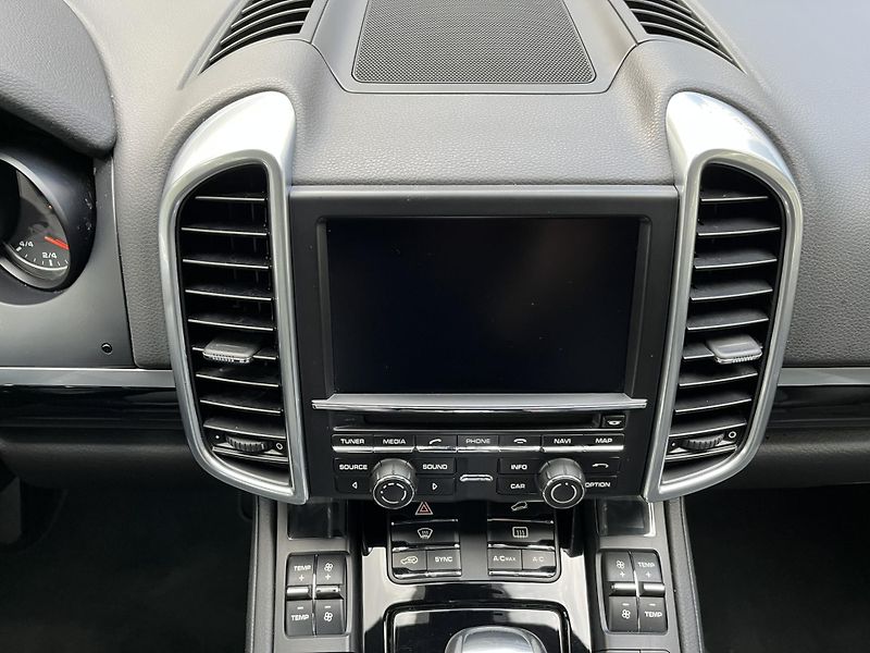 Porsche Cayenne (2016) 3.0 TDI V6 - fotka 24 z 39