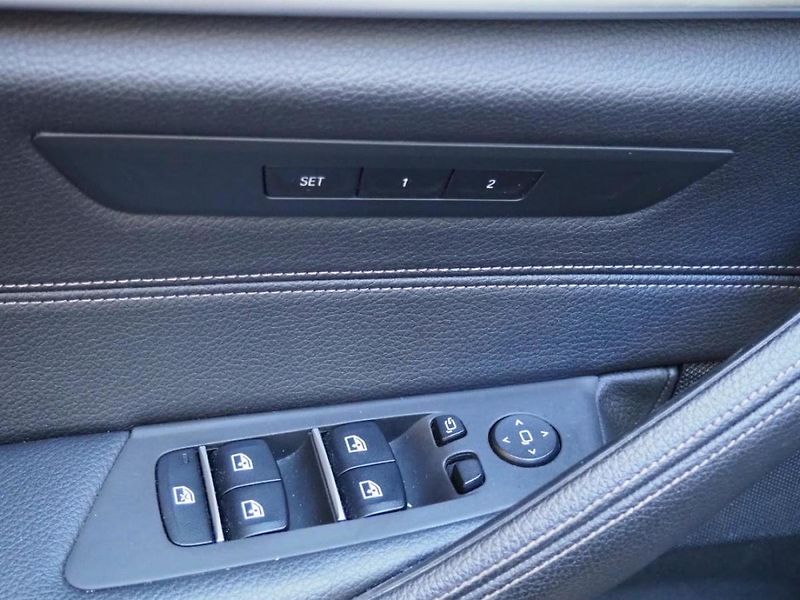 BMW Řada 5 (2018) 520d xDrive, HeadUp, Key - fotka 21 z 41