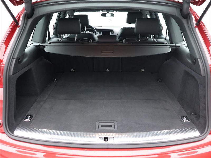 Audi Q7 3,0 TDI 150kW S-line CZ DPH - fotka 10 z 33