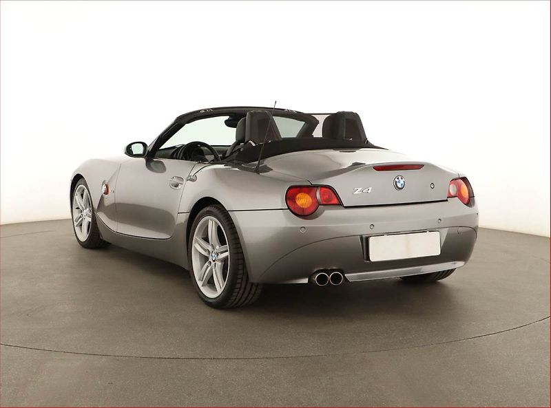 BMW Z4 (2003) 3.0i, Automat, Kůže, Bi-Xenony - fotka 4 z 23