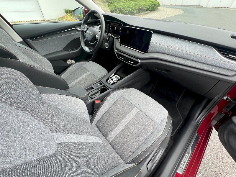 Škoda Octavia (2025) Top Selection 1.5TSi M-HEV 110 - fotka 20 z 30