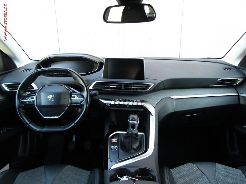 Peugeot 3008 (2019) 1.5 HDi, Allure, TZ - fotka 8 z 21
