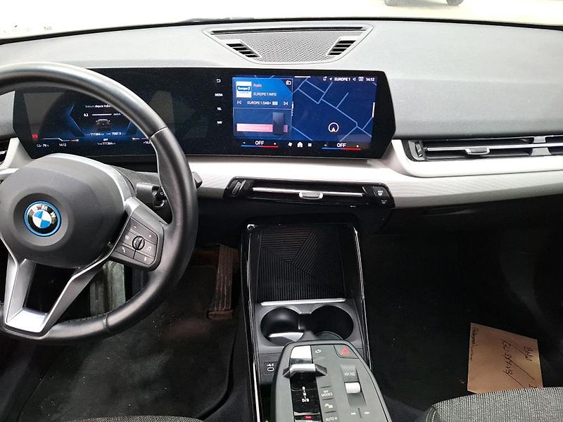 BMW iX2 (2024) xDrive30 | AWD - fotka 6 z 7