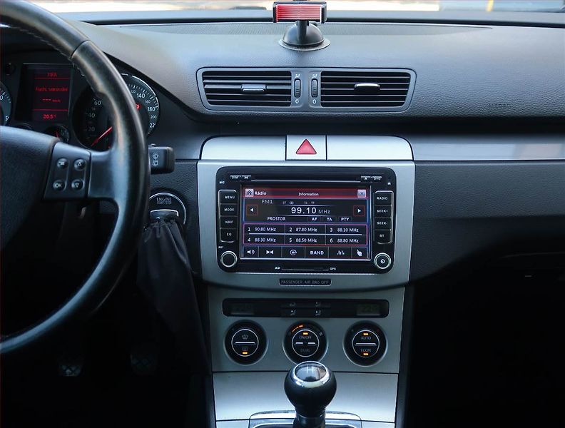 Volkswagen Passat (2006) Comfortline 2.0 TDI, 4X4 - fotka 12 z 19