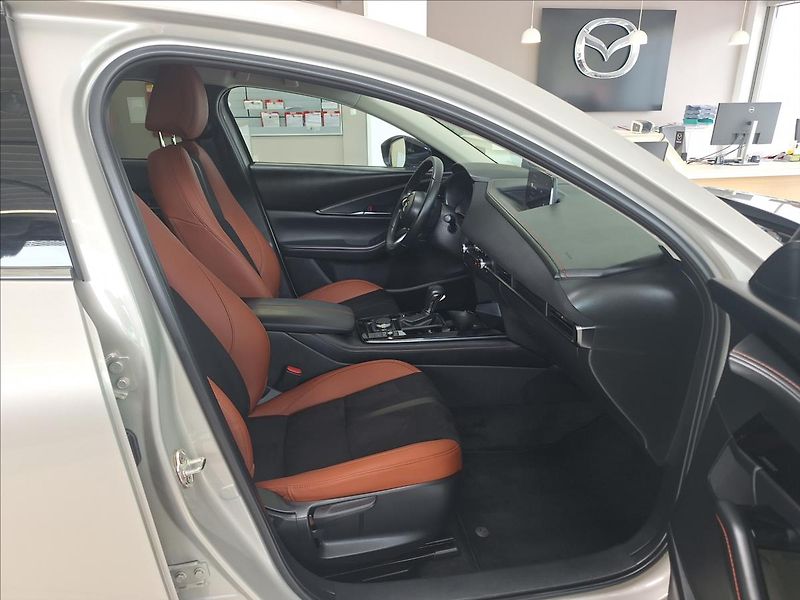 Mazda CX-30 2.5 G 140k 6AT FWD NAGISA - fotka 6 z 13