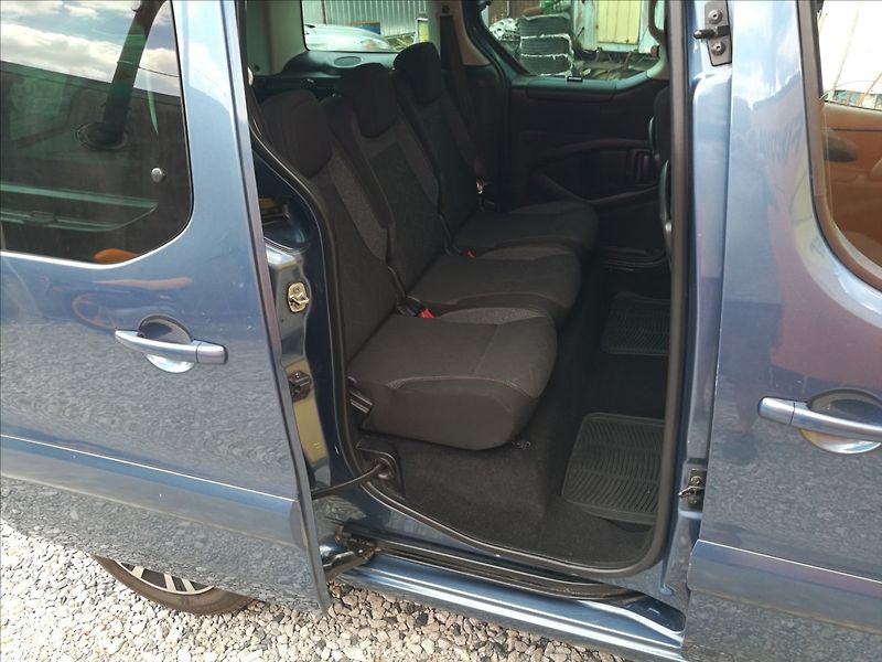 Peugeot Partner 1,6 HDi Tepee 5 míst - fotka 12 z 18
