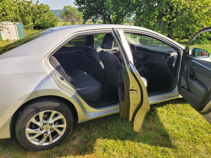 Toyota Corolla (2018) 1.6i, ČR, Trend+ LED, automat - fotka 6 z 11