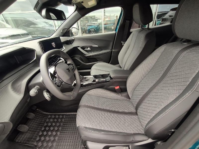 Peugeot 2008 (2026) ALLURE 1.2 100k MAN6 ALU - fotka 18 z 28