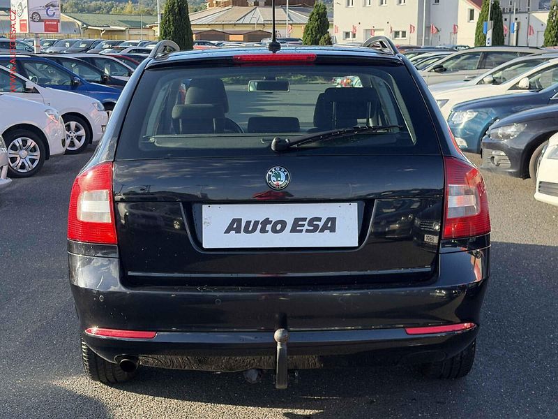 Škoda Octavia (2012) 1.6 TDi, AC, výhřev sed - fotka 5 z 18