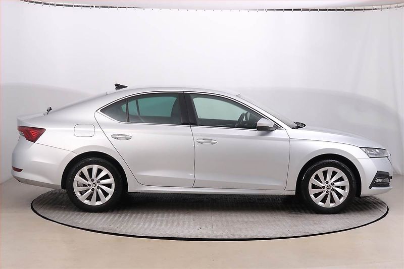 Škoda Octavia (2024) Style 1.5 eTSI mHEV - fotka 6 z 20