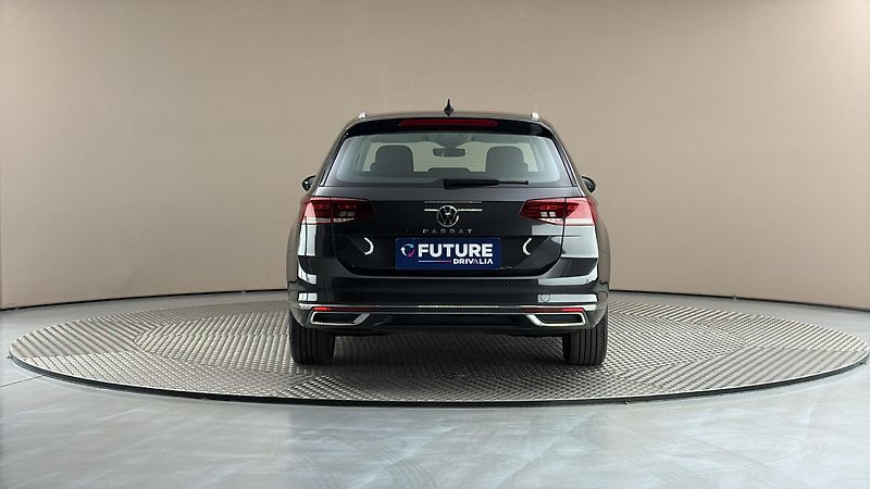 Volkswagen Passat 2.0 TDI DSG Elegance Variant - fotka 5 z 27