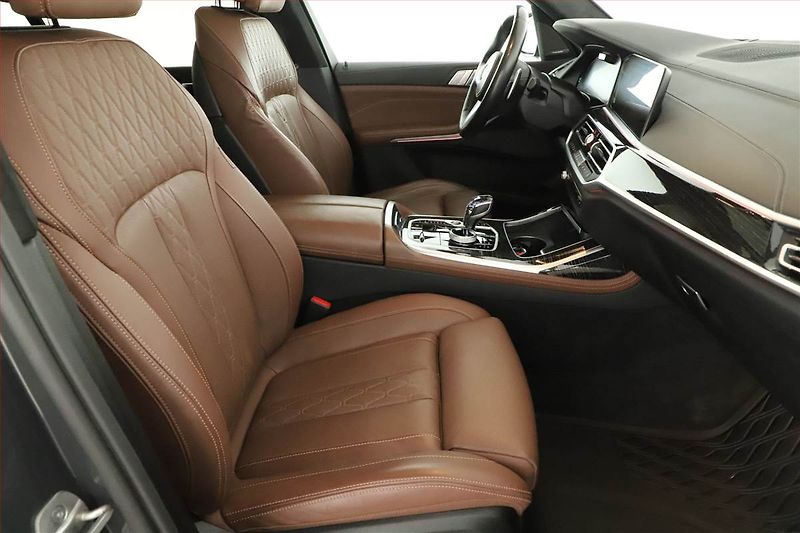 BMW X7 (2022) xDrive40d - fotka 7 z 30
