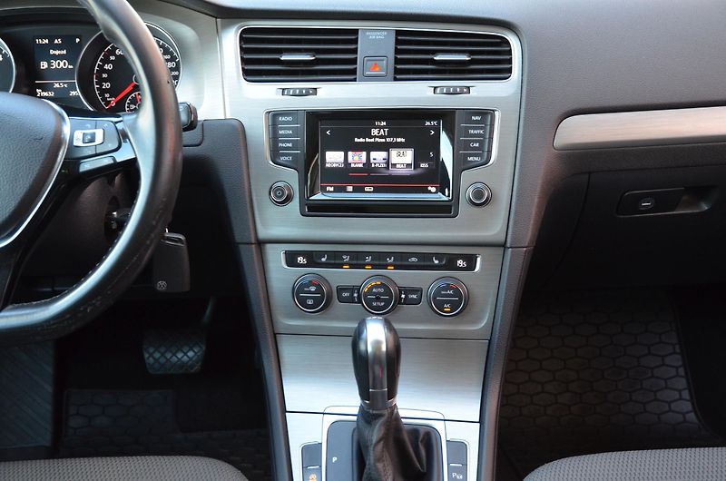 Volkswagen Golf (2014) 2.0 TDi 110kW DSG Comfortline - fotka 20 z 43