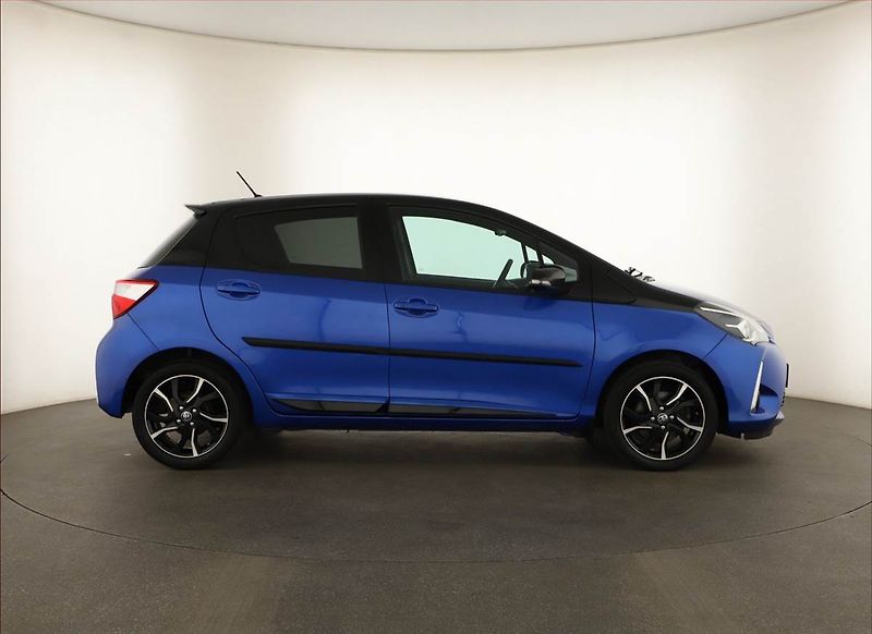 Toyota Yaris (2017) 1.5 Dual VVT-i, Serv.kniha - fotka 6 z 13