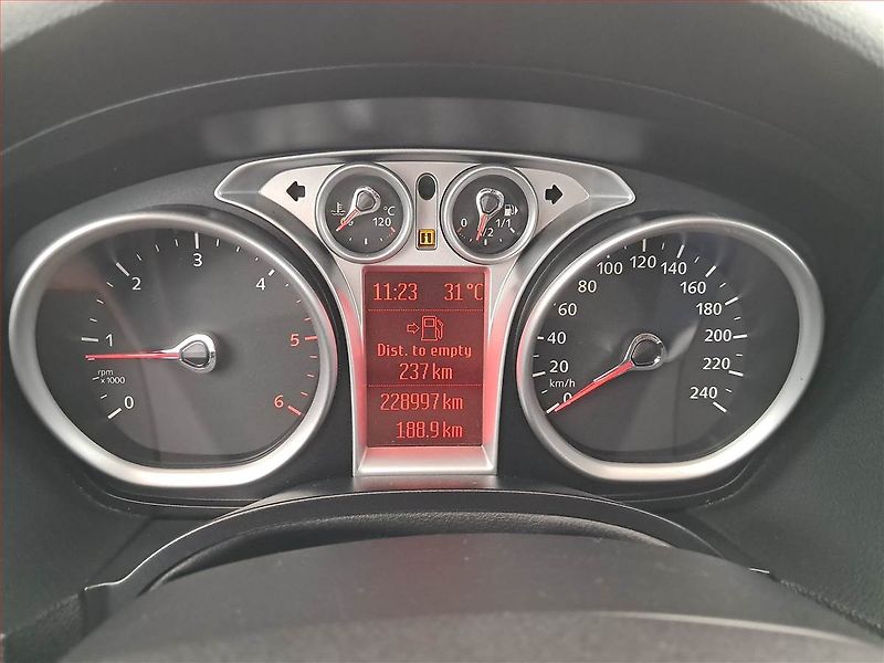 Ford Kuga (2012) 2.0 TDCi, 4X4, Navi, Tempomat - fotka 11 z 19