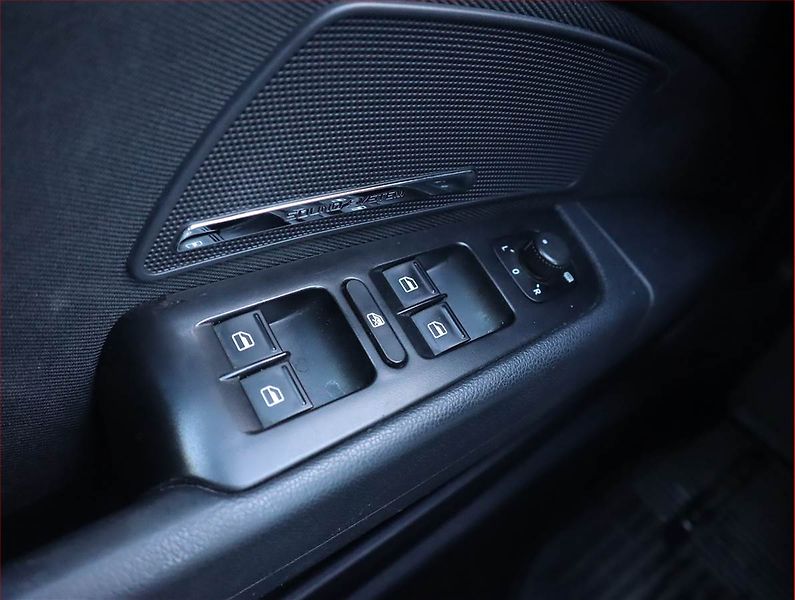 Škoda Superb (2012) 2.0 TDI, Automat, Tempomat - fotka 16 z 18