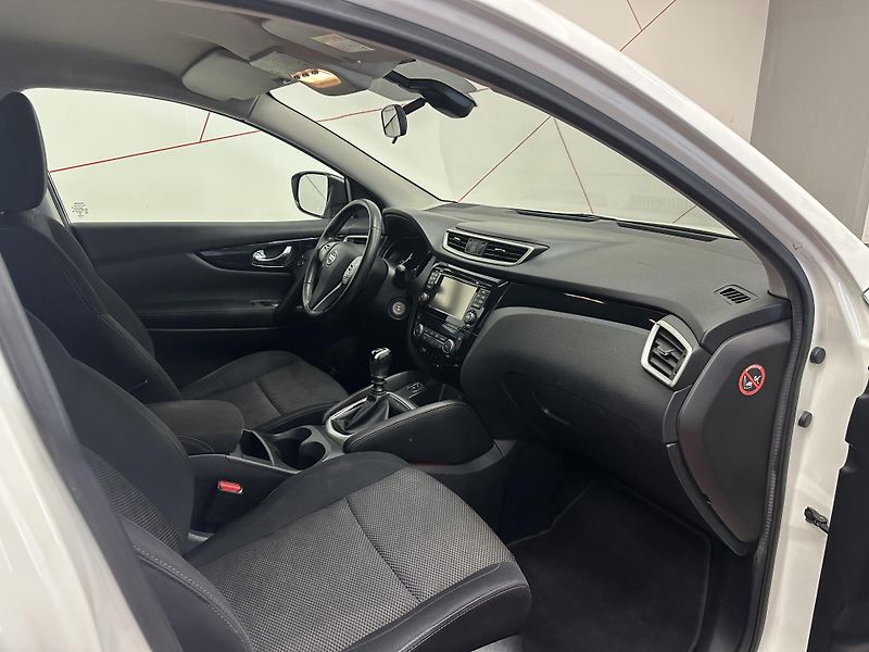 Nissan Qashqai (2016) 1.2 85kw*1. MAJ*CZ*NAVI*TEMPO. - fotka 10 z 17