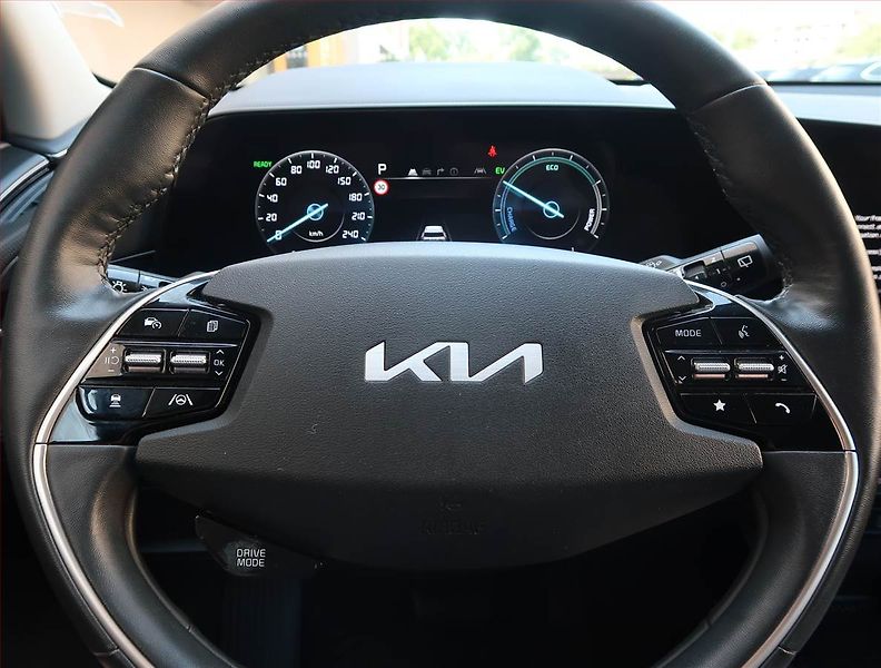 Kia Niro (2023) Hybrid - fotka 16 z 23