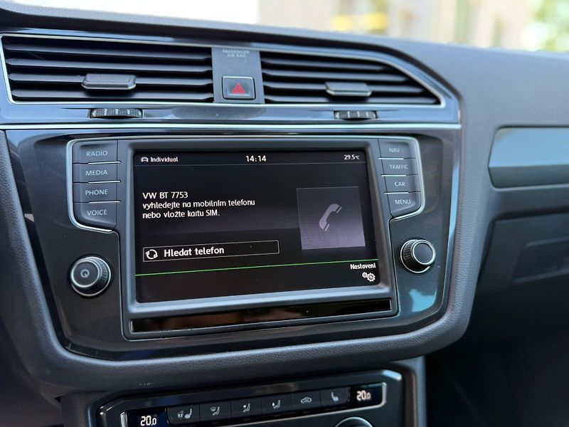 Volkswagen Tiguan Highline 2.0 TDI 140kw DSG 4x4 - fotka 13 z 26