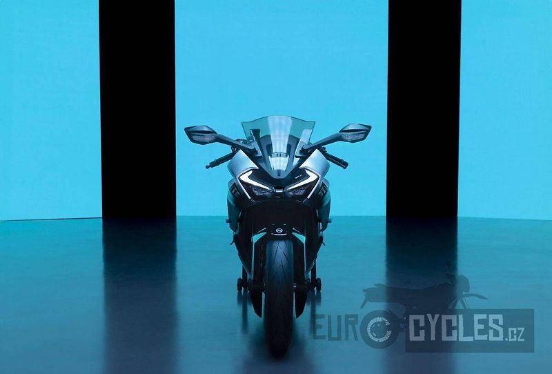 CFMOTO (2026) 675 SR-R - fotka 11 z 18