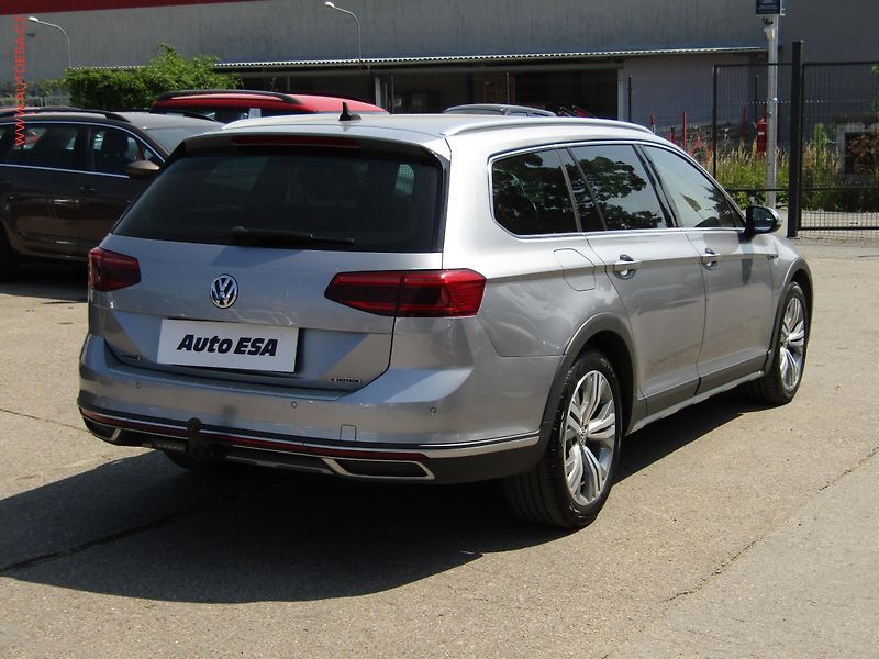 Volkswagen Passat (2020) 2.0 TDi 4Motion, ČR - fotka 4 z 24