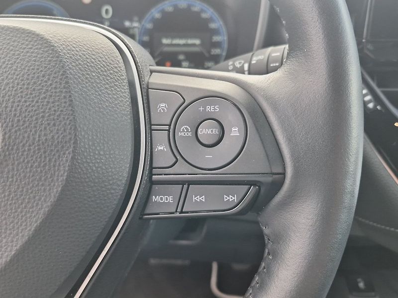 Toyota Corolla TS 2.0 HEV e-CVT Style - fotka 15 z 25