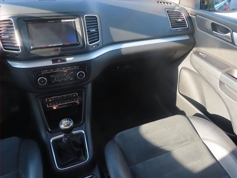 Volkswagen Sharan (2011) Highline 2.0 TDI, 4X4, 7 míst - fotka 8 z 18