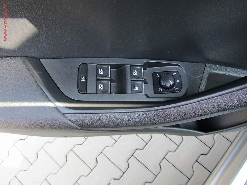 Škoda Karoq (2018) 2.0TDi 4x4, ČR, DSG, navi - fotka 11 z 16