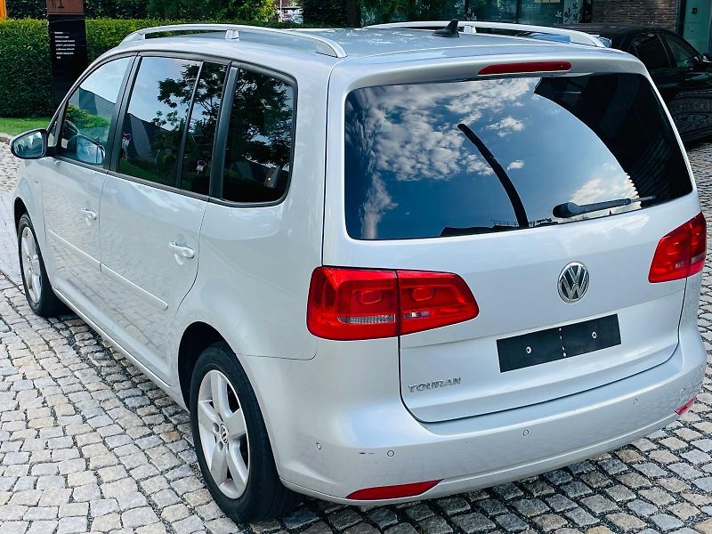 Volkswagen Touran 2.0TD MANUÁL 1MAJITEL SERVISKA - fotka 19 z 49