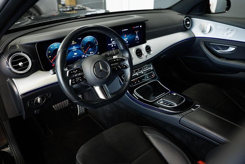 Mercedes-Benz Třídy E (2021) E 300 de T 4Matic AMG Line - fotka 33 z 39