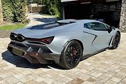 Lamborghini Revuelto.