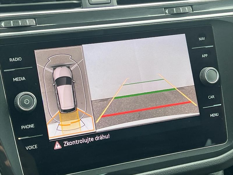 Volkswagen Tiguan 1,5 TSi 110 kW 7DSG ELEGANCE - fotka 17 z 27