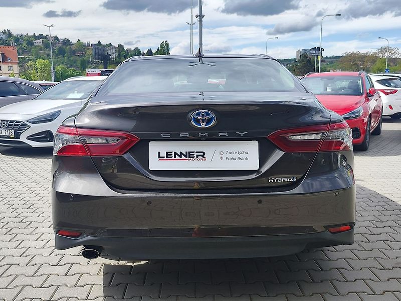 Toyota Camry 2.5 HEV/160kW Executive e-CVT - fotka 6 z 35